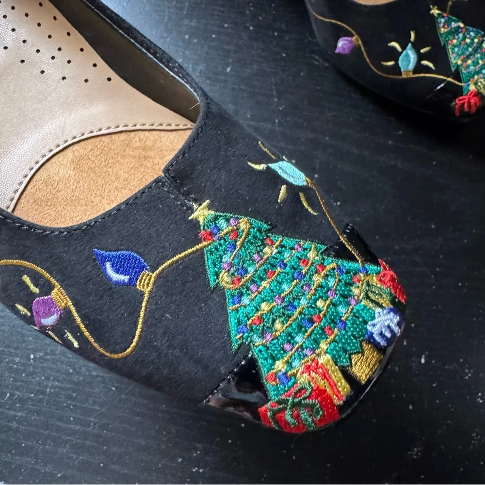 NWT J. Renee Noelsteps Holiday Suede Embroidered Pumps Sz 6,5 - Picture 5 of 12